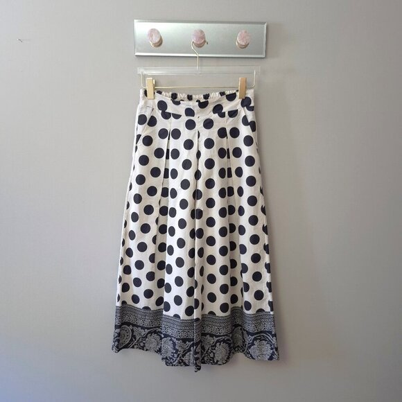 EUC Julietta ecru & black polka dot & floral jacquard print pleated culottes M/L - Picture 3 of 6